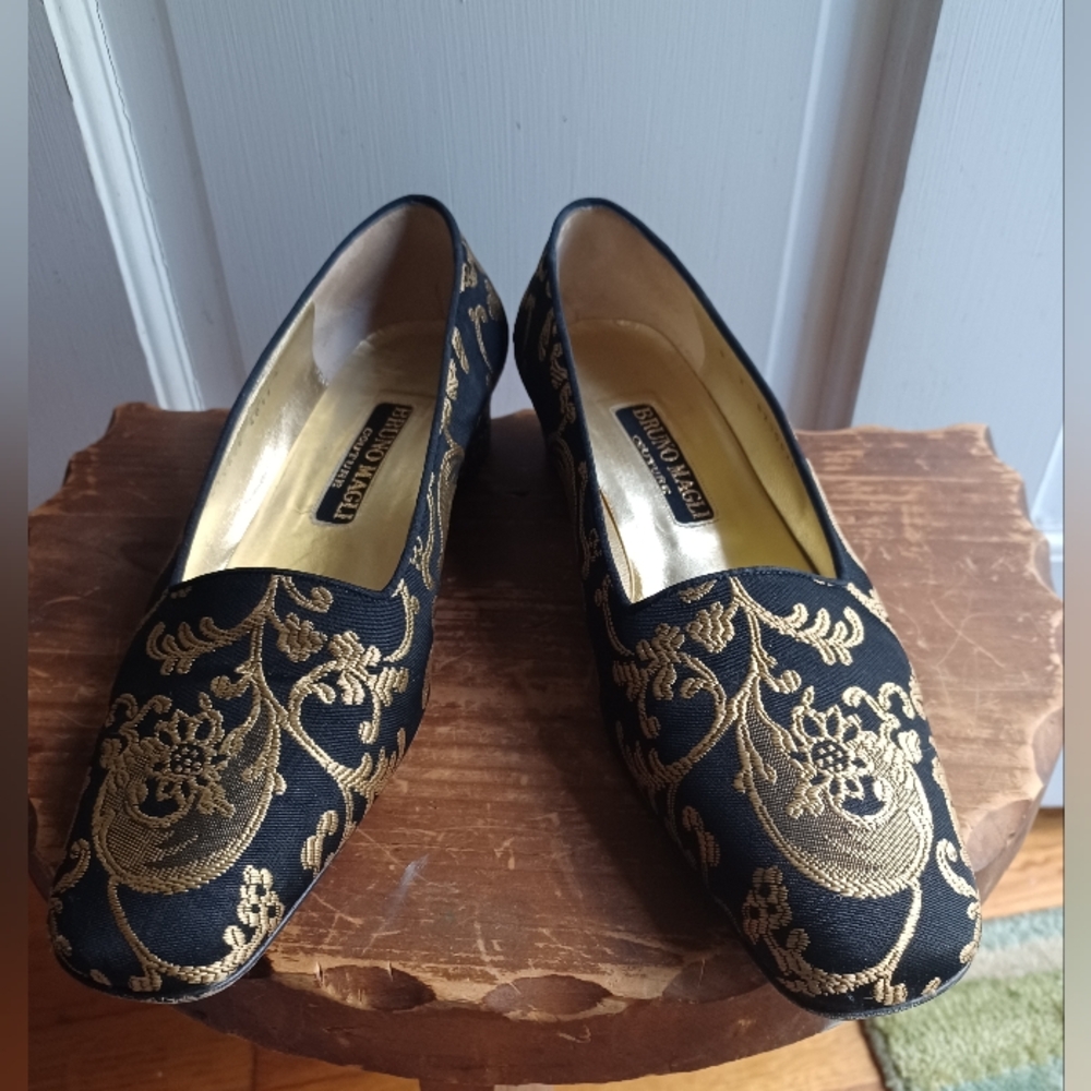 Bruno Magli Couture Black And Gold Brocade Slip-ons - Picture 3 of 4